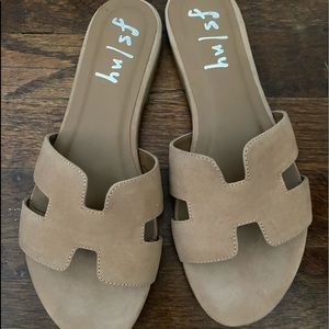 fs/ny sandals